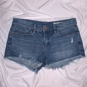 BLANK NYC BLUE DISTRESSED JEAN SHORTS SIZE 28
